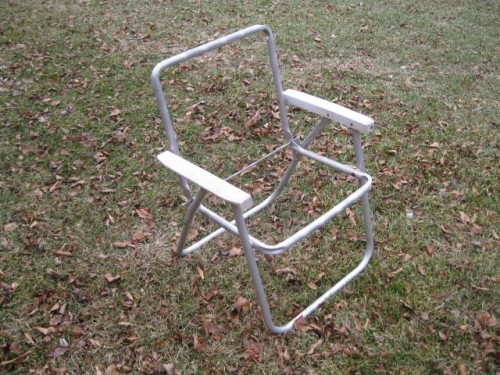 Hidden in this lawn chair is a 6m antenna